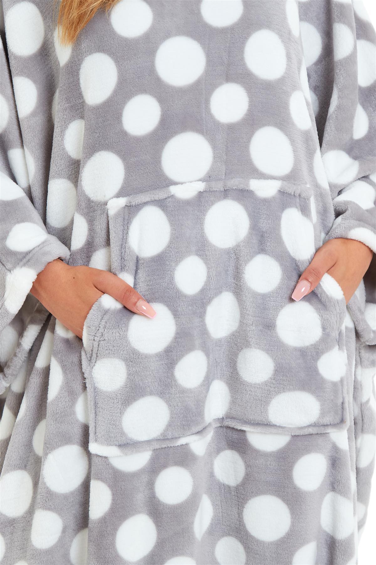 OLIVIA ROCCO Oversized Hooded Fleece Poncho Blanket Stars Polka Dots Easy Care for Cosy Home Layering