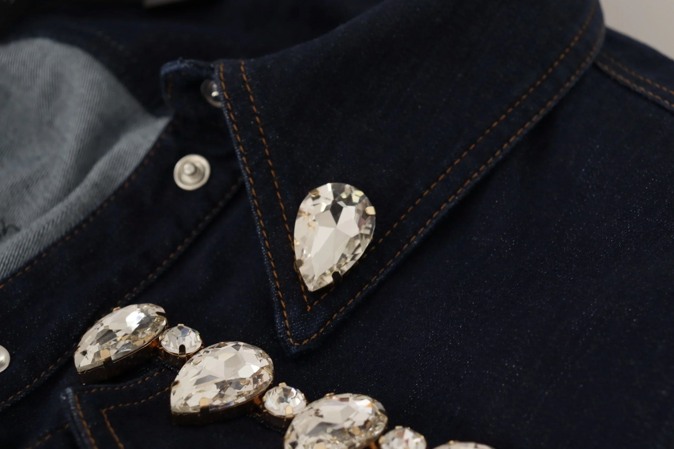 Dolce &amp; Gabbana Jeansjacke aus blauer Baumwolle mit Kristallverzierungen