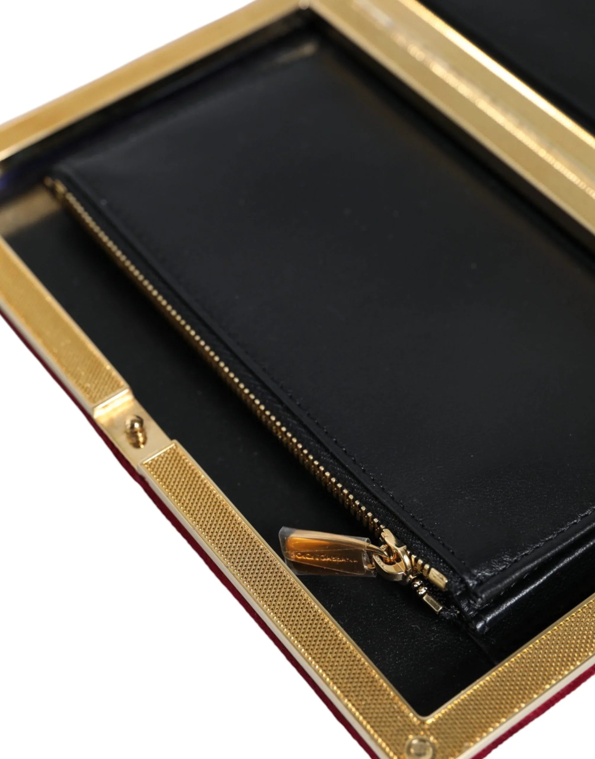 Dolce &amp; Gabbana Clutch aus rotem Samt mit goldenem Rahmen, Abendtasche