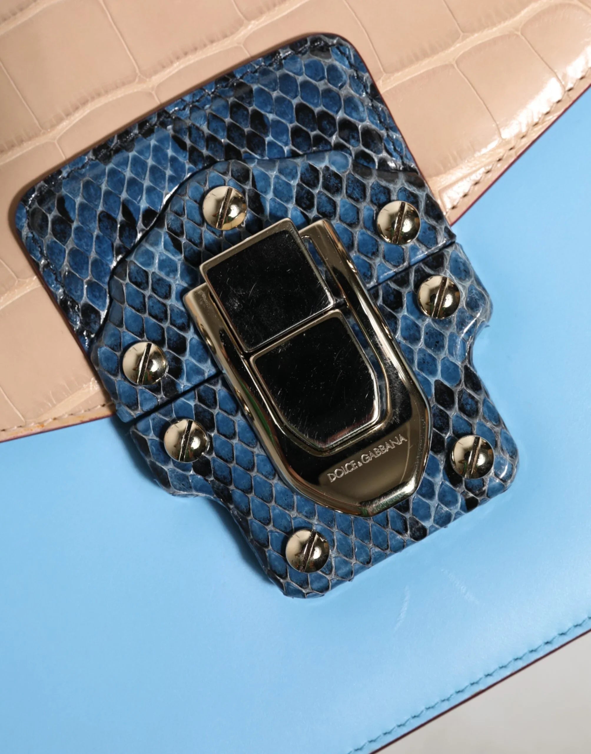 Dolce &amp; Gabbana LUCIA Umhängetasche aus exotischem Leder in Blau und Beige