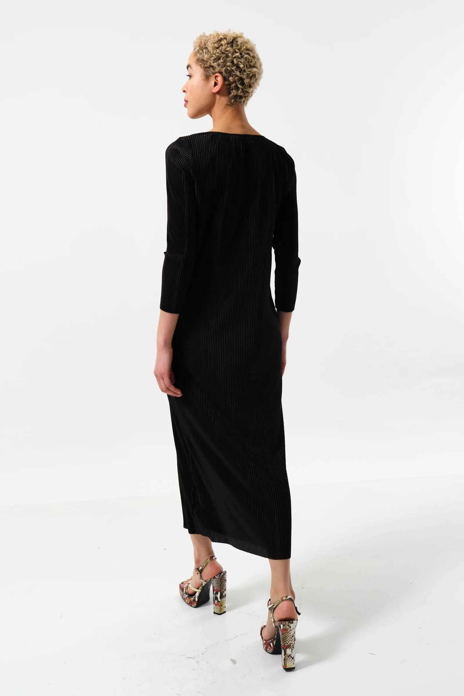 Joeva Pleated Midi Dress - Black