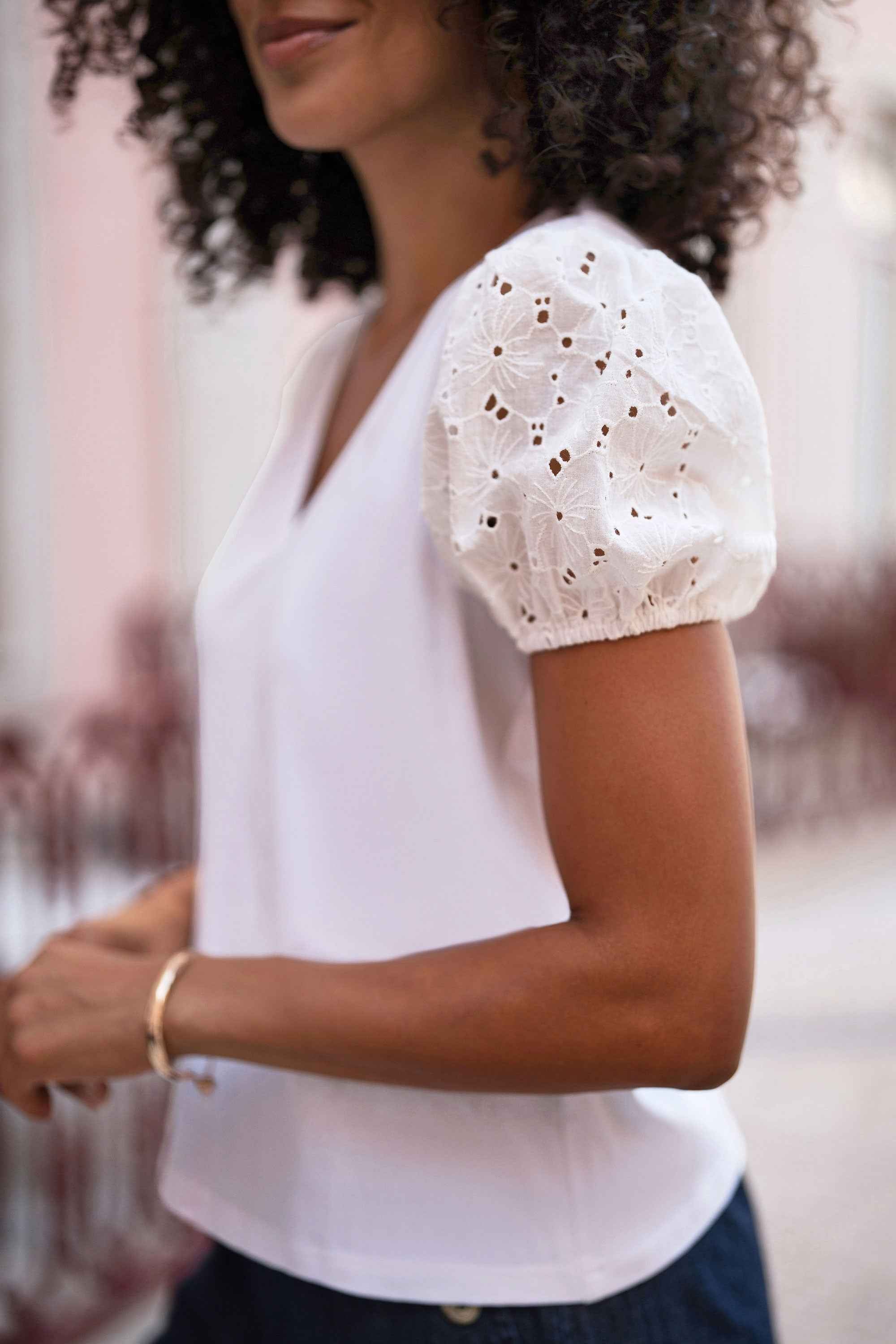 Yumi White Cotton Jersey T-Shirt With Lace Sleeves