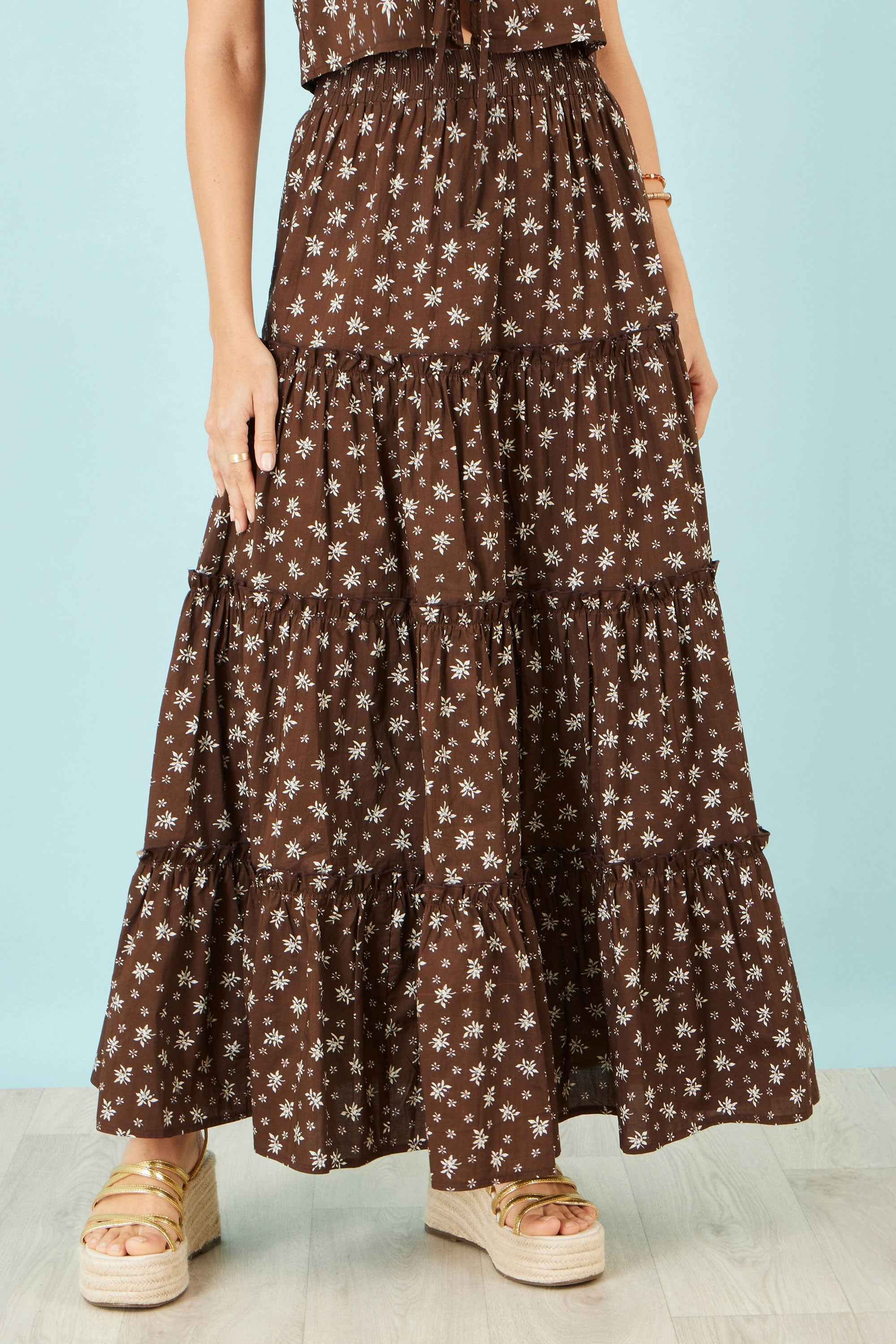Yumi Brown Daisy Print Maxi Skirt