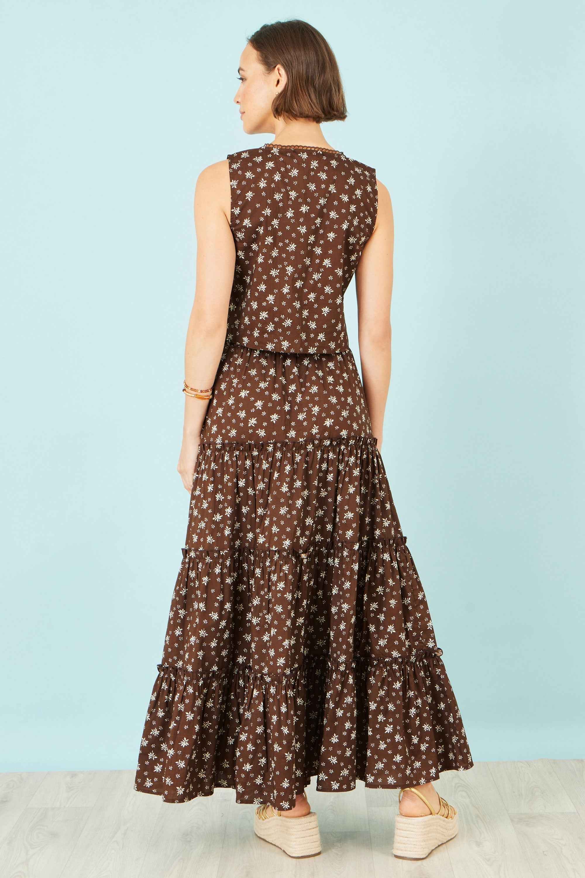 Yumi Brown Daisy Print Maxi Skirt