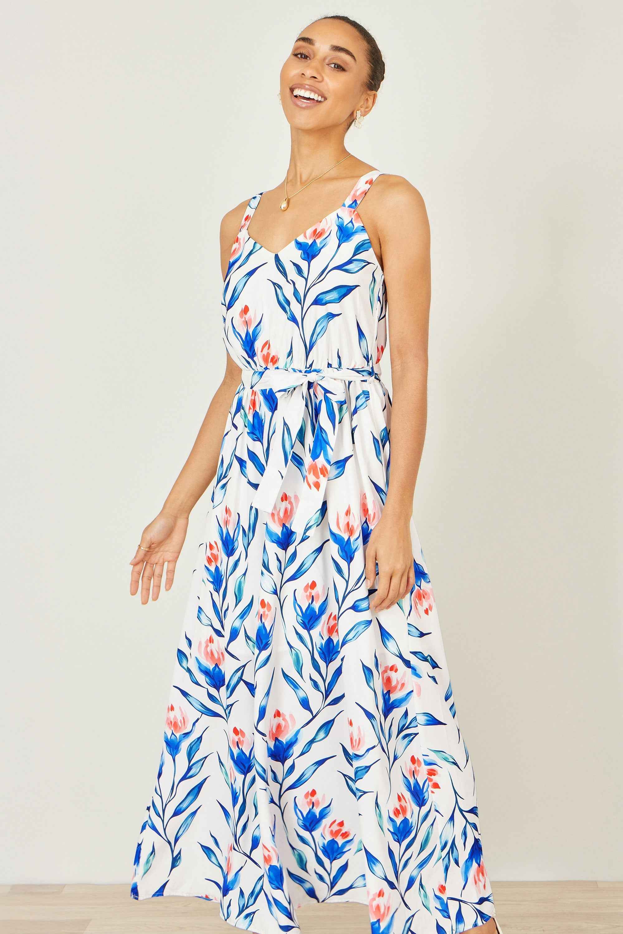 Yumi White Floral Print Maxi Sun Dress