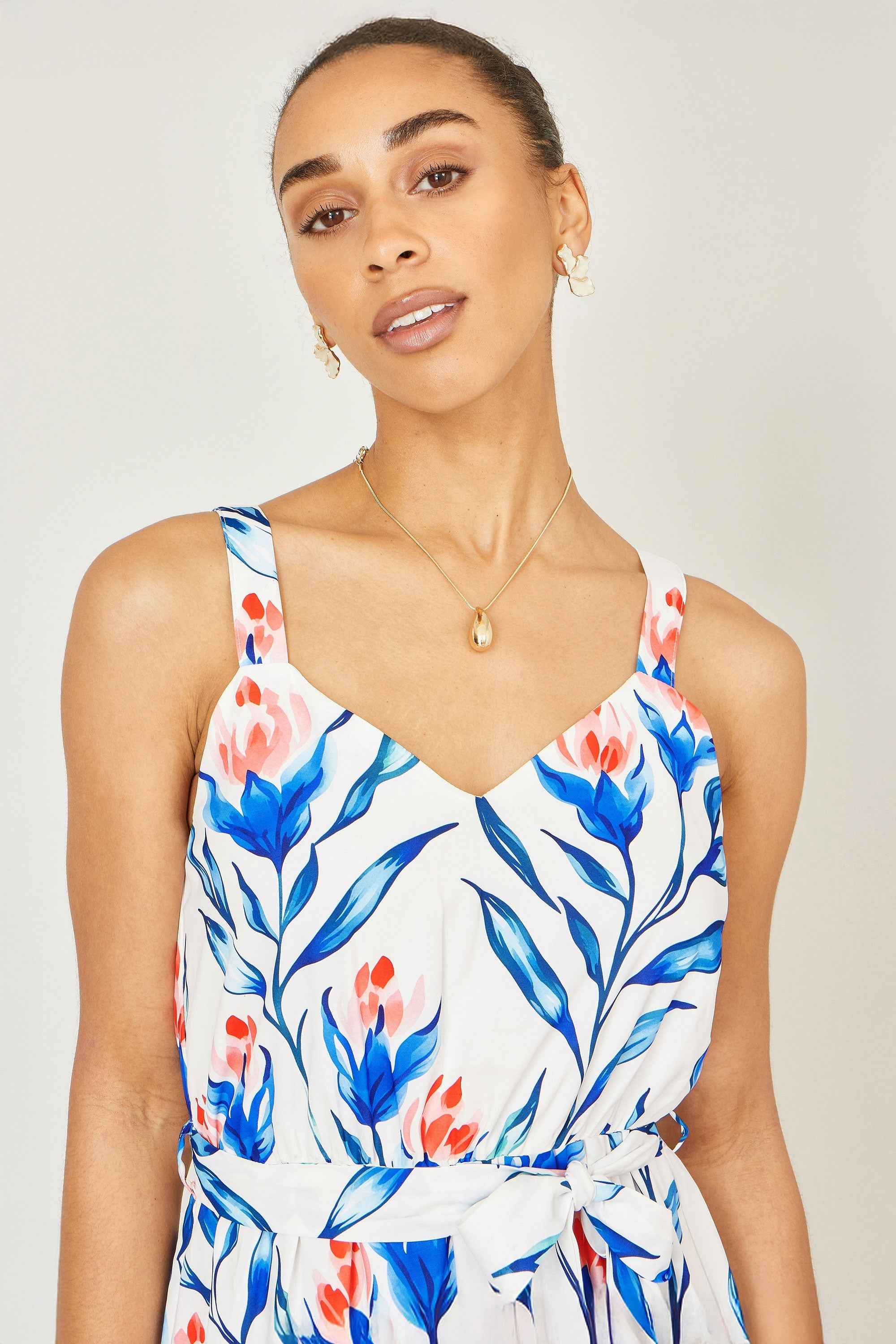 Yumi White Floral Print Maxi Sun Dress